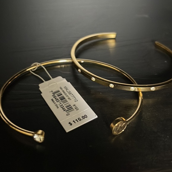 Michael Kors, Two Piece Gold Cuff Bracelet Set with Crystal Details - Picture 3 of 4